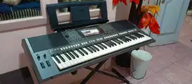 Yamaha PSR S770