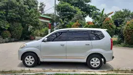 Toyota Avanza G mt 2011 dp 2jt