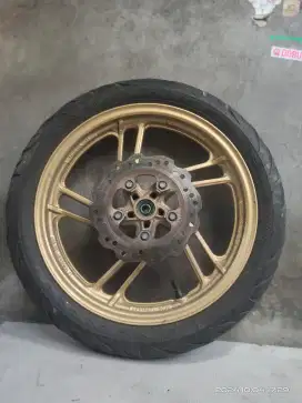 Velg vario 150 gold