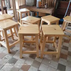 Bangku cafe atau bangku warung kayu jati landa vinising natural glos