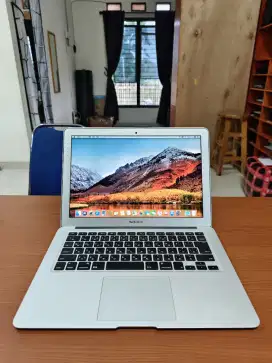 Macbook 2012 i7 ram 8 GB SSD 128 GB 13.3 inc