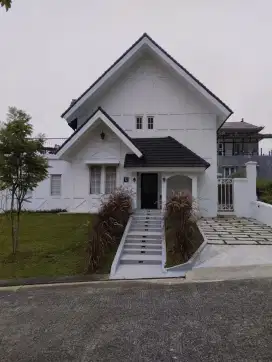 Di jual rumah bagus di sentul city