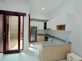 Jual/ Sewa Rumah cantik Batununggal cluster Favorite startegis murah