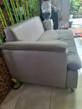 Sofa 2 buah  masih empuk