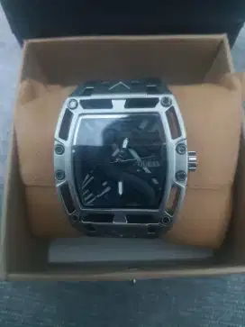 Jam tangan guess baru