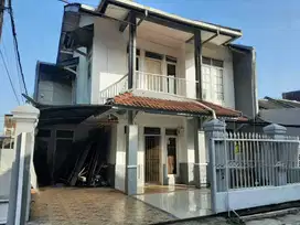Dijual Rumah Di Komplek Singgasana