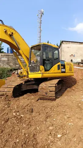 Excavator PC200-7 bukan Kobelco SANNY Hyundai