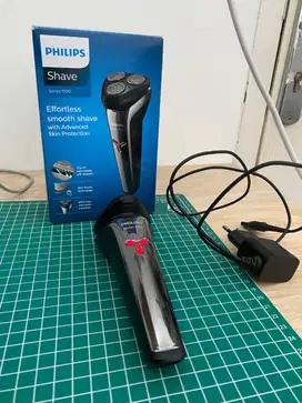 Dijual PHILIPS Shaver Series 1000 cukuran elektrik