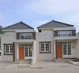 Rumah Villa Kota Malang hanya 300 jt an