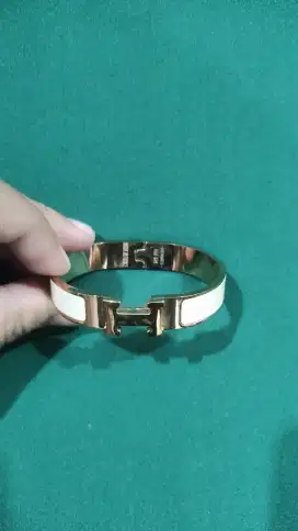 Gelang Hermes click h  masih bagus