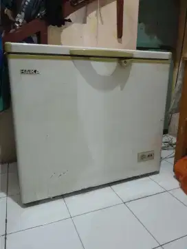 DIJUAL CEPAT FREZER HAIKA 200L