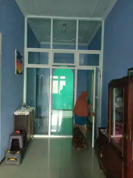Menerima pesanan pembuatan partisi kantor Indomaret Alfamart minimark