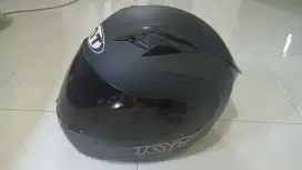 Helm KYT R10 Black Mate