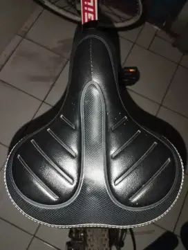 sadel jok sepeda merk pacific. ada pir