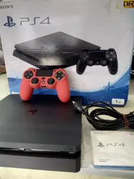 PS4 Slim 1Tb,JetBlack  Seri CUH 2218b Original Sony .Like New