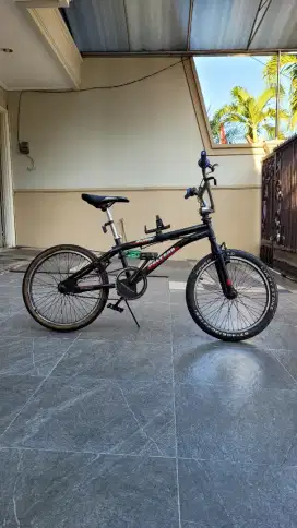 Sepeda BMX 20 Polygon