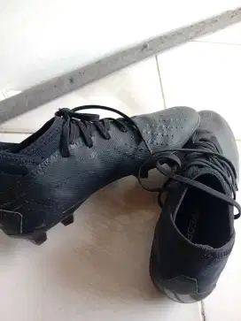 Dijual sepatu bola adidas predator hitam