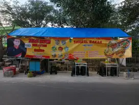 Tiang tenda sama atap terpal