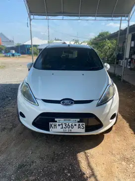 Di jual cepat ford fiesta
