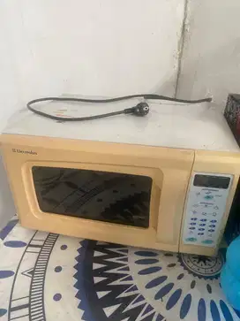 Microwave Bekas