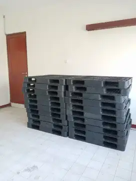 Supplier pallet plastik bekas murah palet plastik bekas