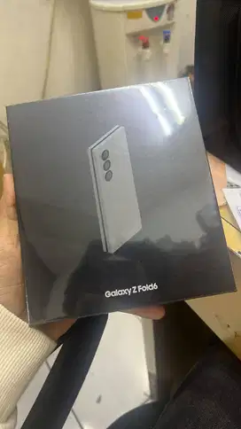 Samsung Z Fold 3 256gb lengkap mulus total Siap Beli skrng