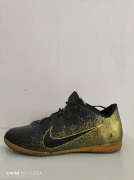 Sepatu futsal Nike  mercurial, size 39