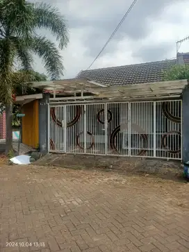 Di jual cepat rumah lokasi strategis