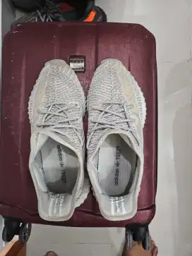 Adidas Yeezy 350 static white