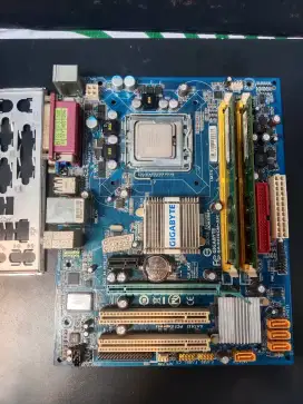 Mobo GIGABYTE GA-945GCM-S2C