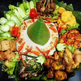 Tumpeng nasi dsn tumpeng kue basah