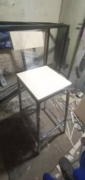 Bangku kafe kaki besi holo