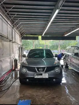 Mobil Nissan Juke 2012 Abu Metalik Cocok untuk Mobil Pertama