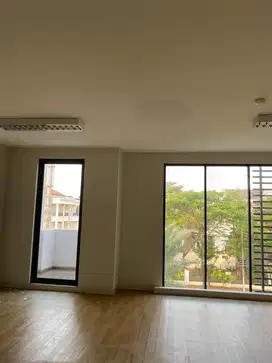Ruko Dijual di Ancol Bagus Lantai Parkit Kayu