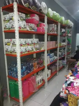 Rak besi siku lobang