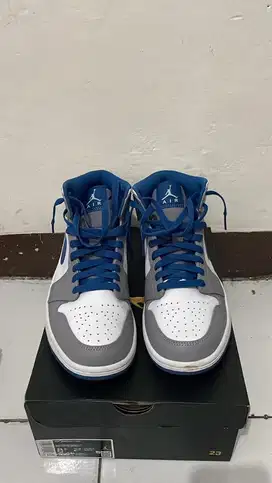 Nike Air Jordan 1 Mid True Blue