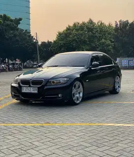 BMW 320i E90 2012 LOW KM !!! RARE!!!