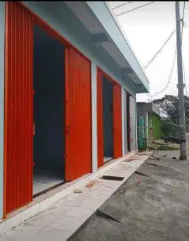Folding gate rooling door