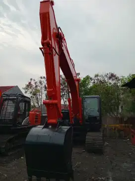 Excavator Hitachi ZX200-5G th 2019 harga 875jt NEGO!!! TANGERANG