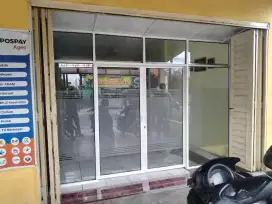 Partisi sekat pintu kaca/pintu kaca ruko ,cafe alumunium