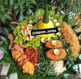 Tumpeng Ayam Bakar Madu untuk berbagi acara