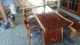 Meja solid trembesi