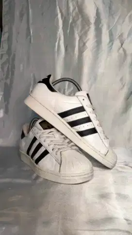 Sepatu Adidas superstar size 40
