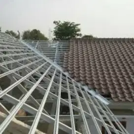 Konstruksi baja ringan & plafon PVC