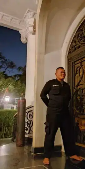 Mencari pekerjaan ajudan & security