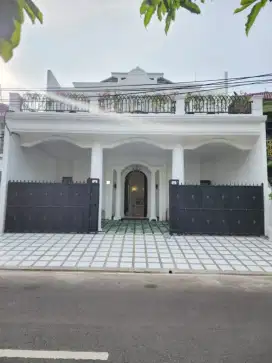 Rumah Baru Furnish & Swimming Pool di Pondok Indah Jakarta Selatan