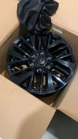 Velg enkei Fortuner original TRD VRZ black R18 6x139