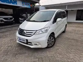 Honda Freed 1.5 E Bensin-AT 2016 Putih /