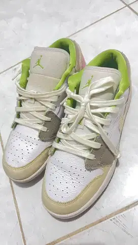 NIKE AIR JORDAN 1 Low SE GS ( PASTEL GRIND VIVID GREEN)