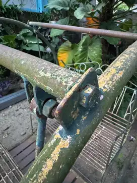 AYUNAN TAMAN LUAR RUANGAN